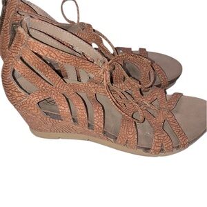 Hokus Pokus Size 7 1/2 gladiator style shoes